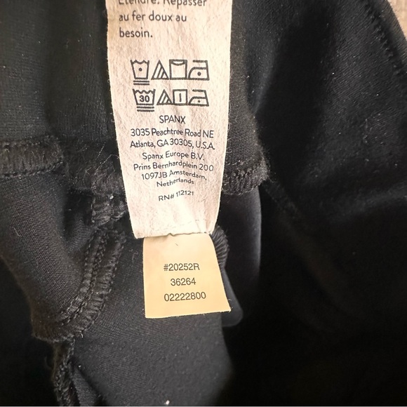 SPANX Super Smooth Pointe Flare Pant Black Excellent Size M Regular - Picture 8 of 9